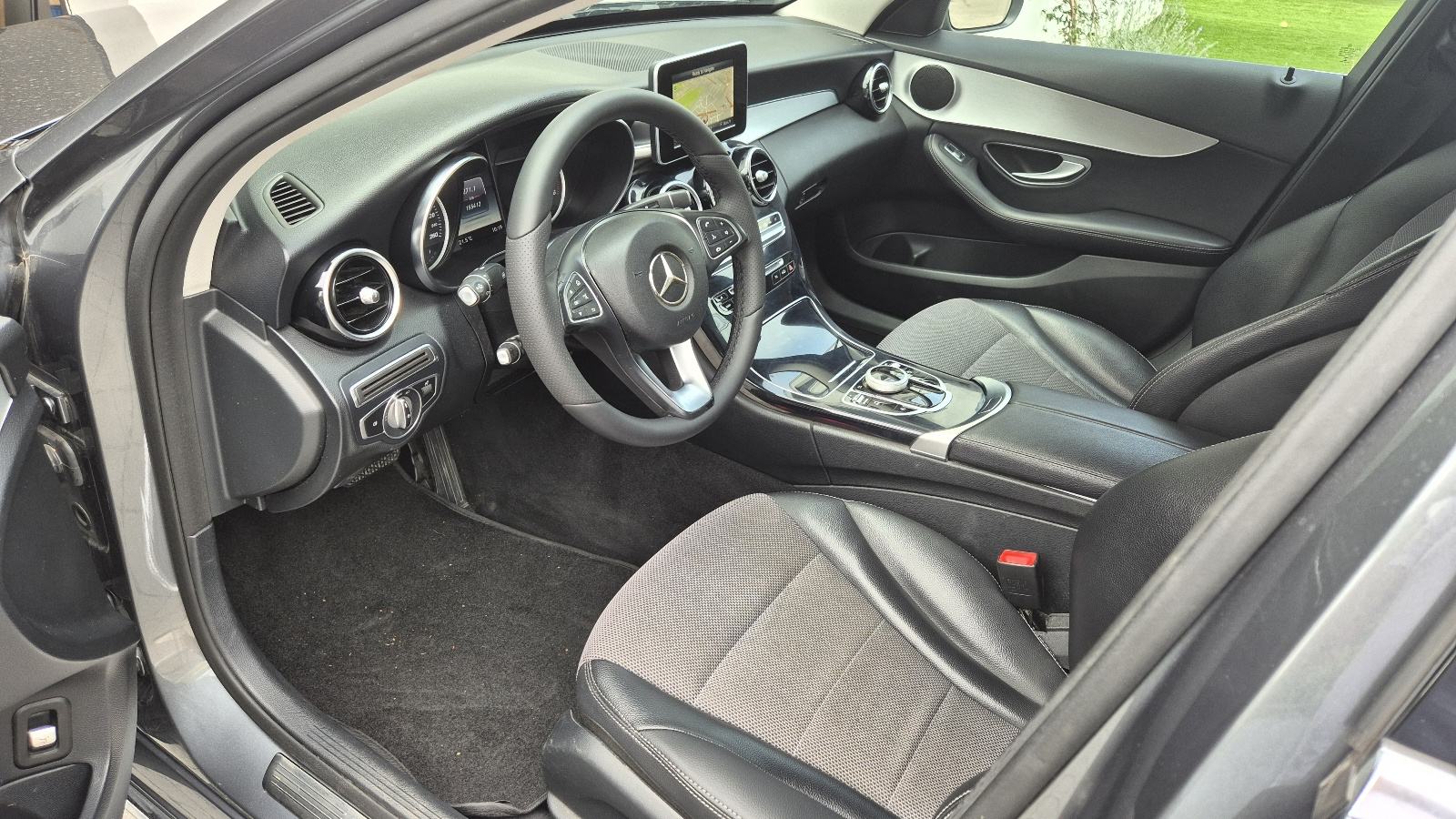 Mercedes-Benz C-klasa 220 D automatik!AVANTGARD!KUPLJEN U RH!NIJE UVOZ, fotografija 16