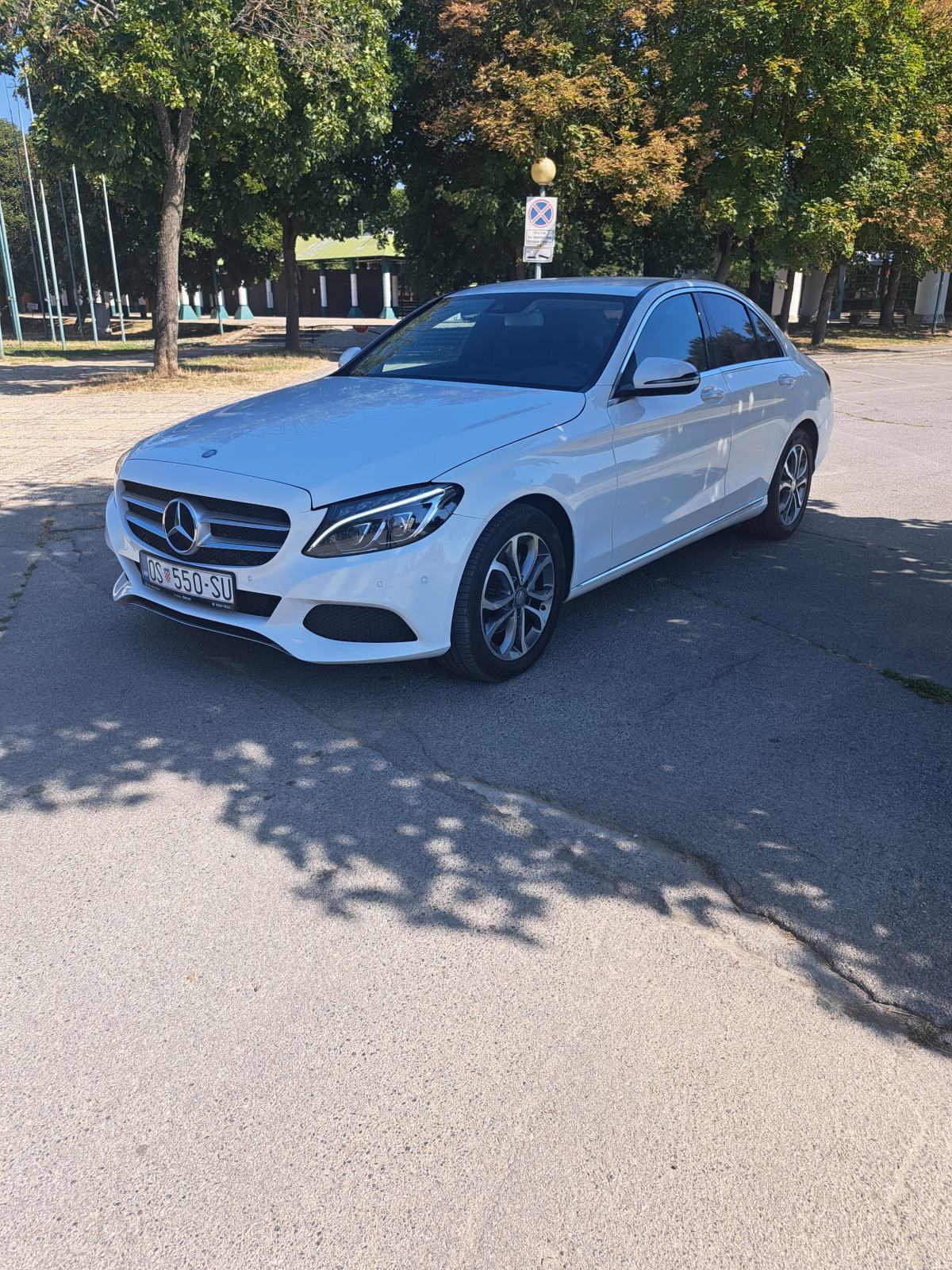 Mercedes-Benz C-klasa 220 D automatik LED SVIJETLA-AVANTGART, fotografija 9