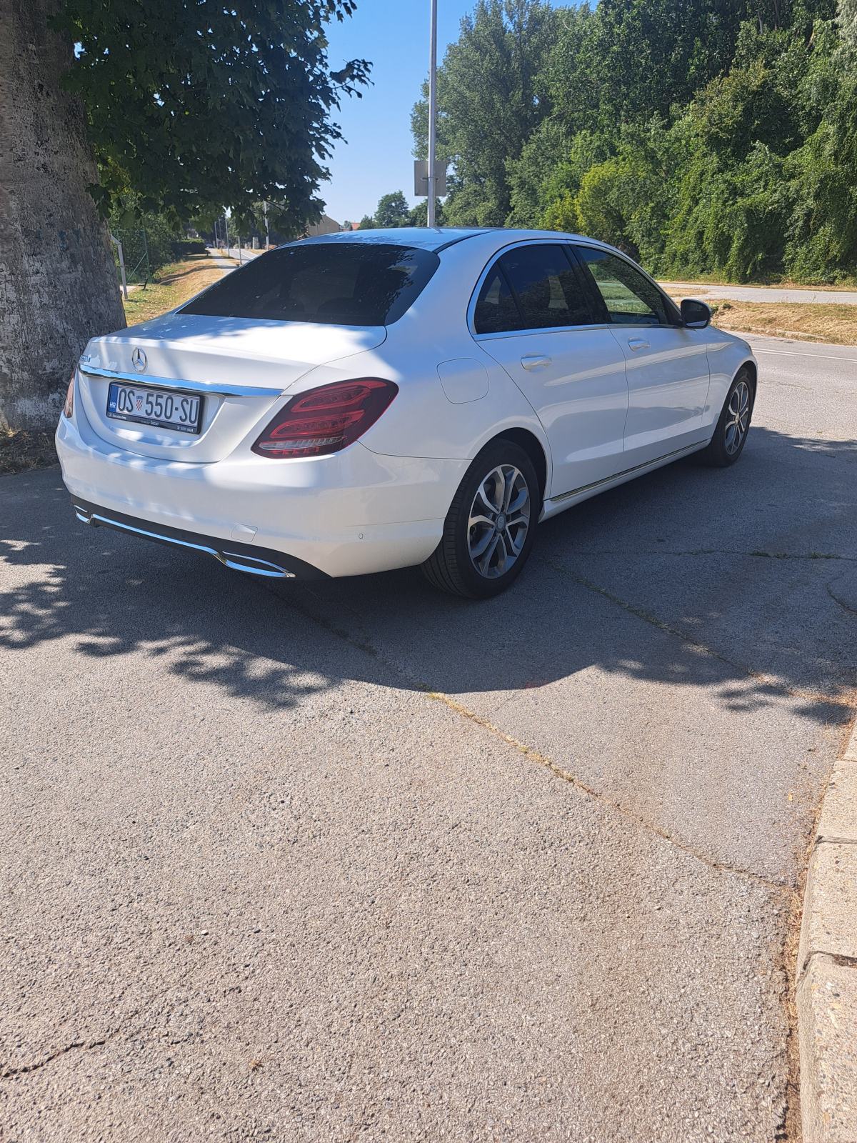 Mercedes-Benz C-klasa 220 D automatik LED SVIJETLA-AVANTGART, fotografija 3
