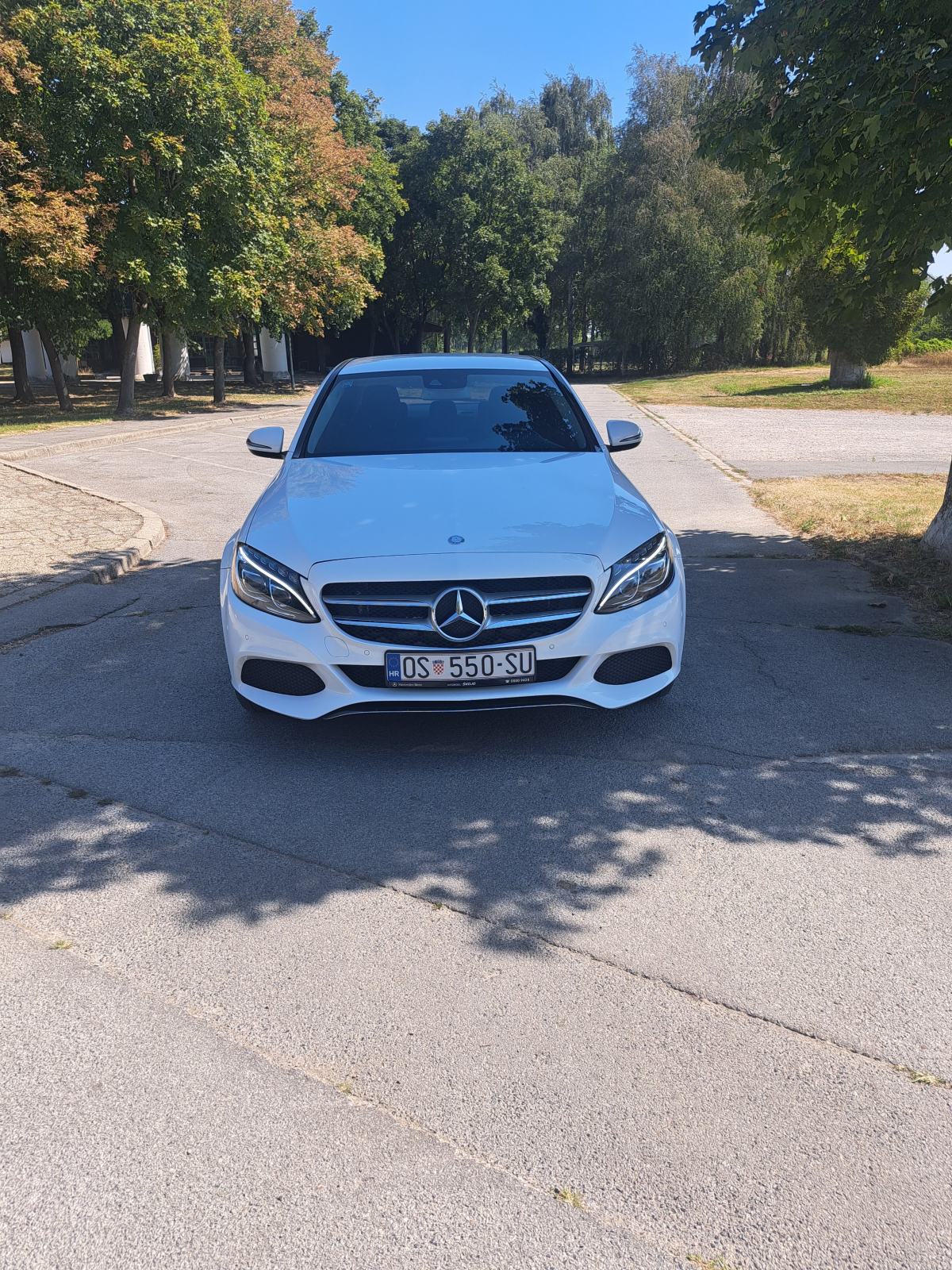 Mercedes-Benz C-klasa 220 D automatik LED SVIJETLA-AVANTGART, fotografija 1