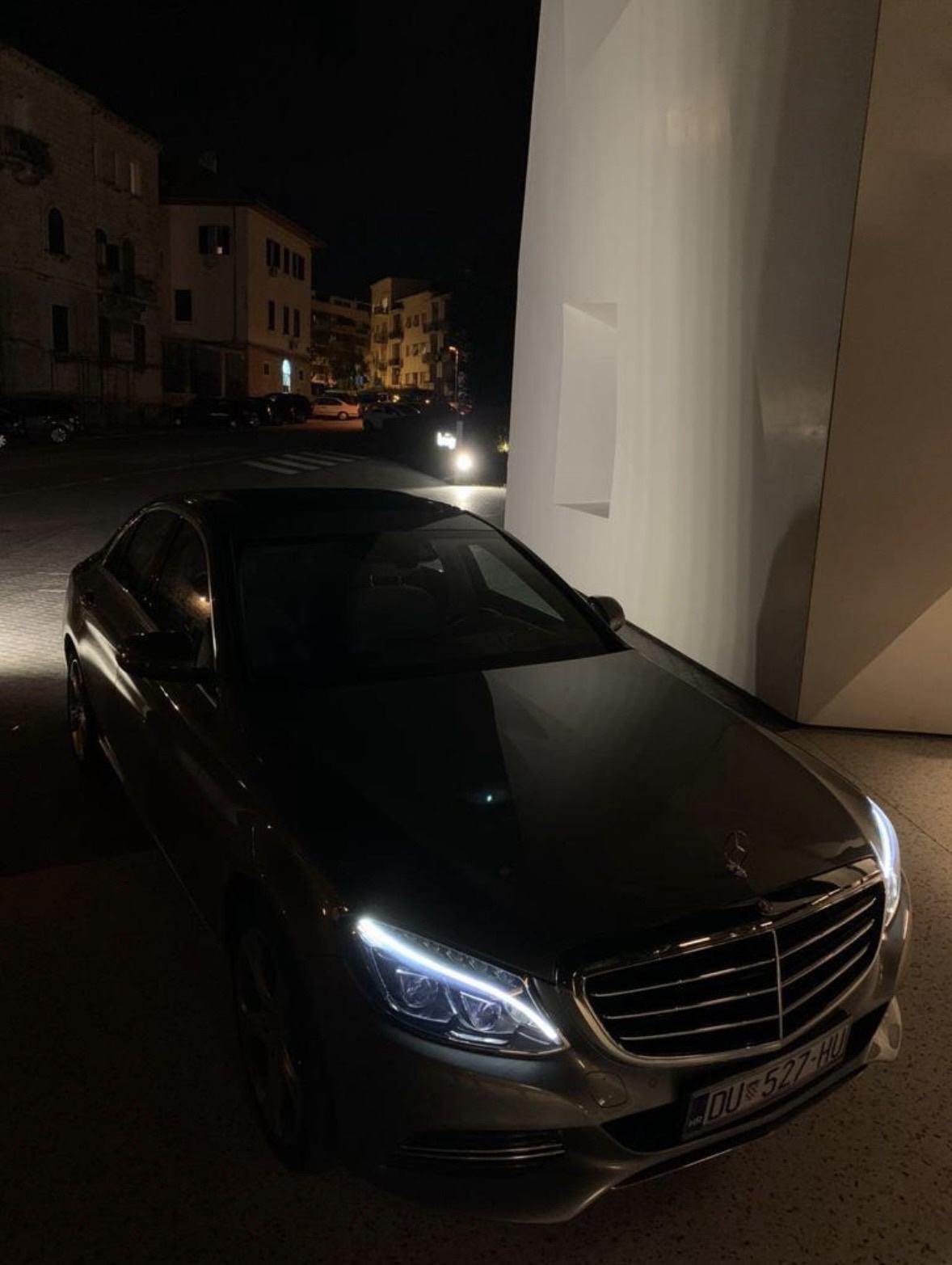 Mercedes-Benz C-klasa 220 D automatik full oprema registriran 1 godinu, pogled izvana - slika 3