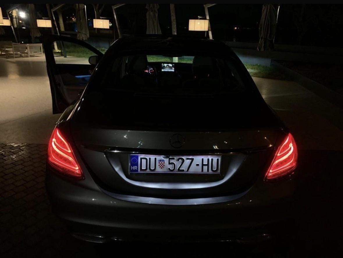 Mercedes-Benz C-klasa 220 D automatik full oprema registriran 1 godinu, fotografija 9