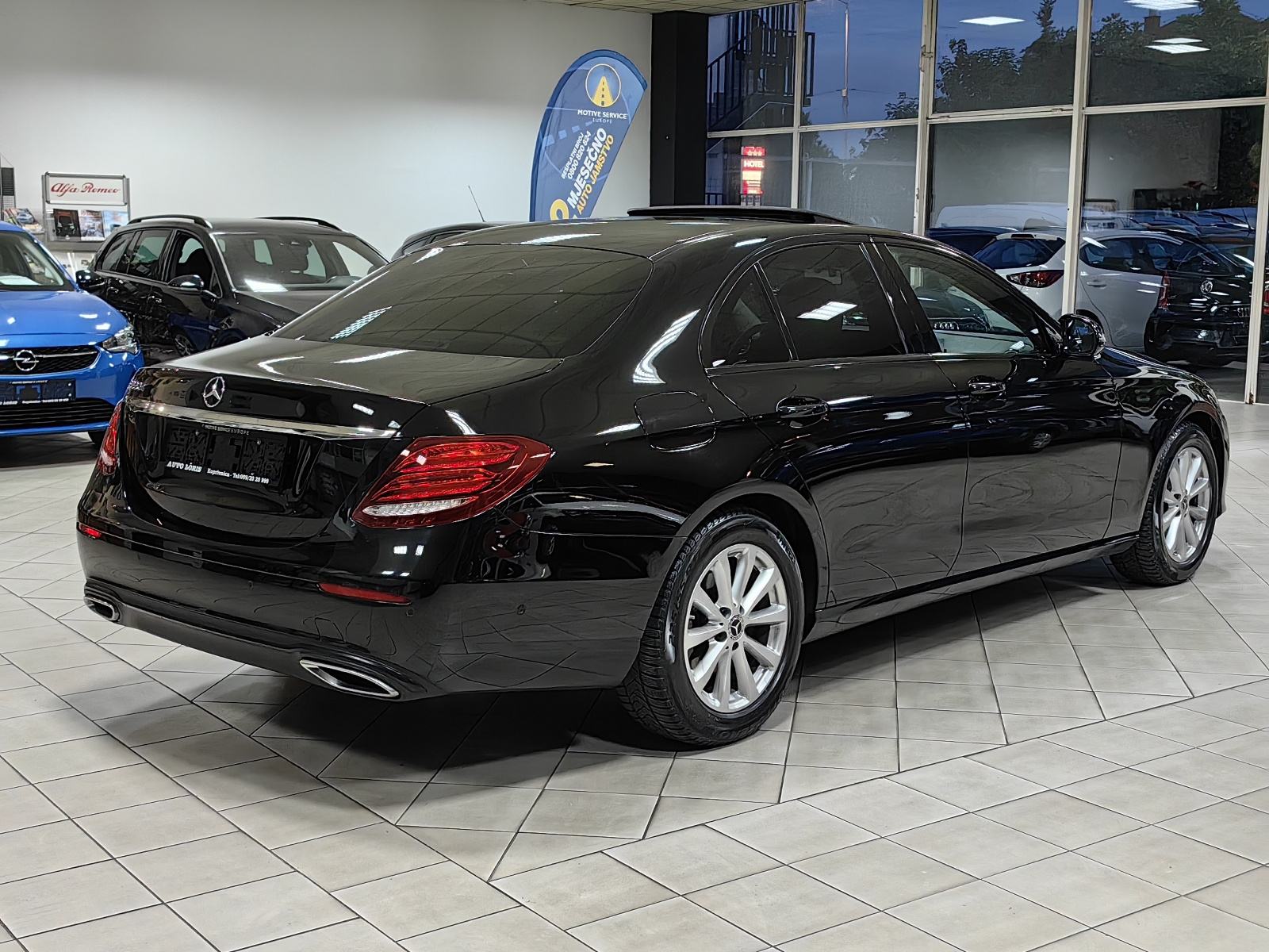 Mercedes-Benz E- 220 D limuzina *AVANTGARDE 9.G *99.Tkm*2019.GOD*, fotografija 3