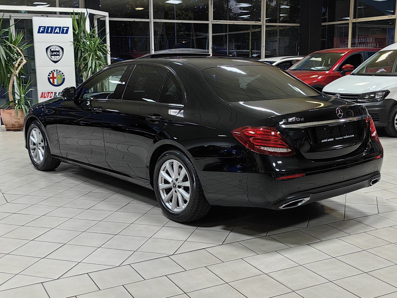 Mercedes-Benz E- 220 D limuzina *AVANTGARDE 9.G *99.Tkm*2019.GOD*, fotografija 4