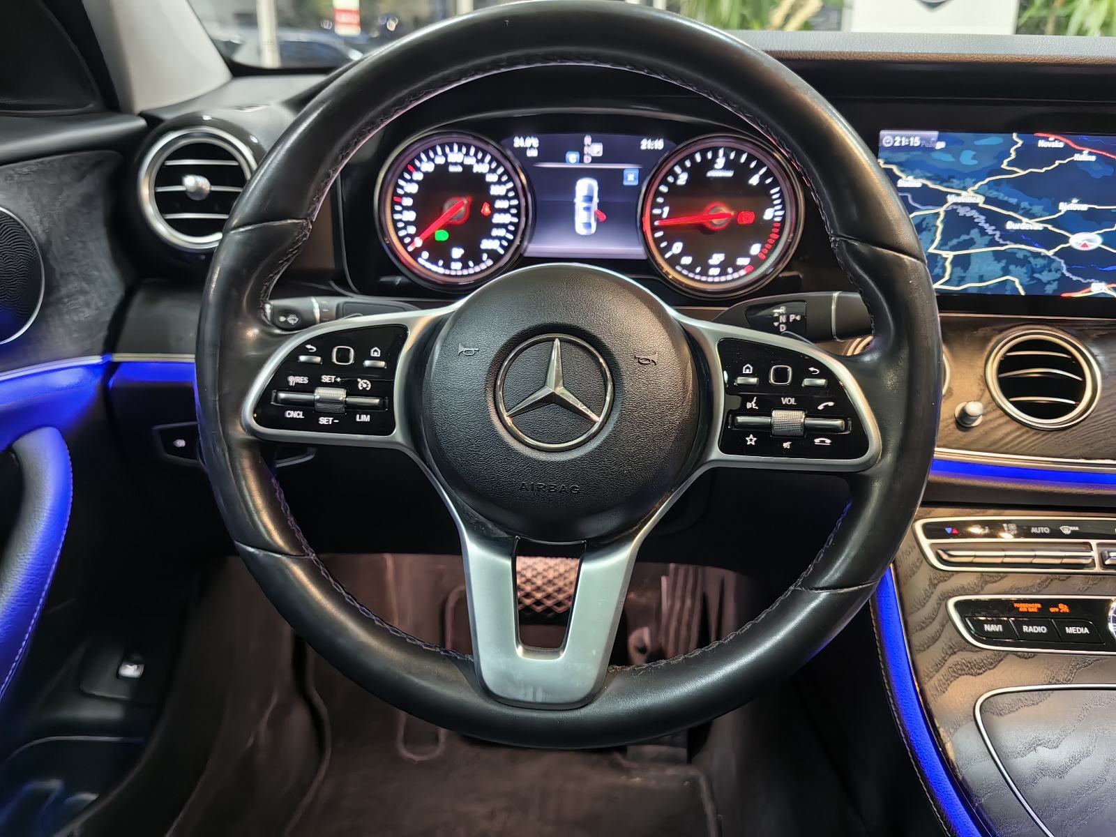 Mercedes-Benz E- 220 D limuzina *AVANTGARDE 9.G *99.Tkm*2019.GOD*, fotografija 14