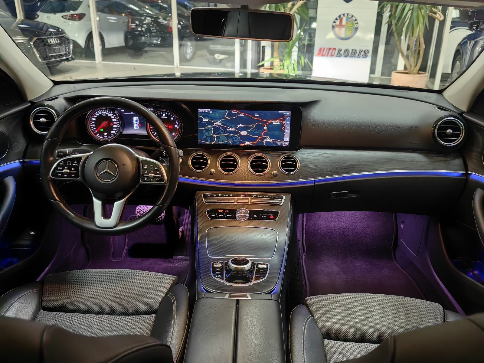 Mercedes-Benz E- 220 D limuzina *AVANTGARDE 9.G *99.Tkm*2019.GOD*, fotografija 12