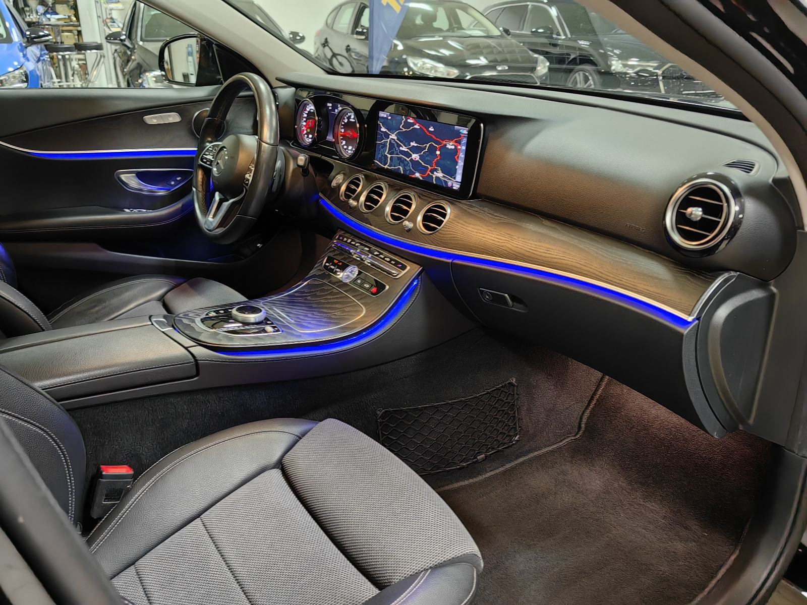 Mercedes-Benz E- 220 D limuzina *AVANTGARDE 9.G *99.Tkm*2019.GOD*, fotografija 16