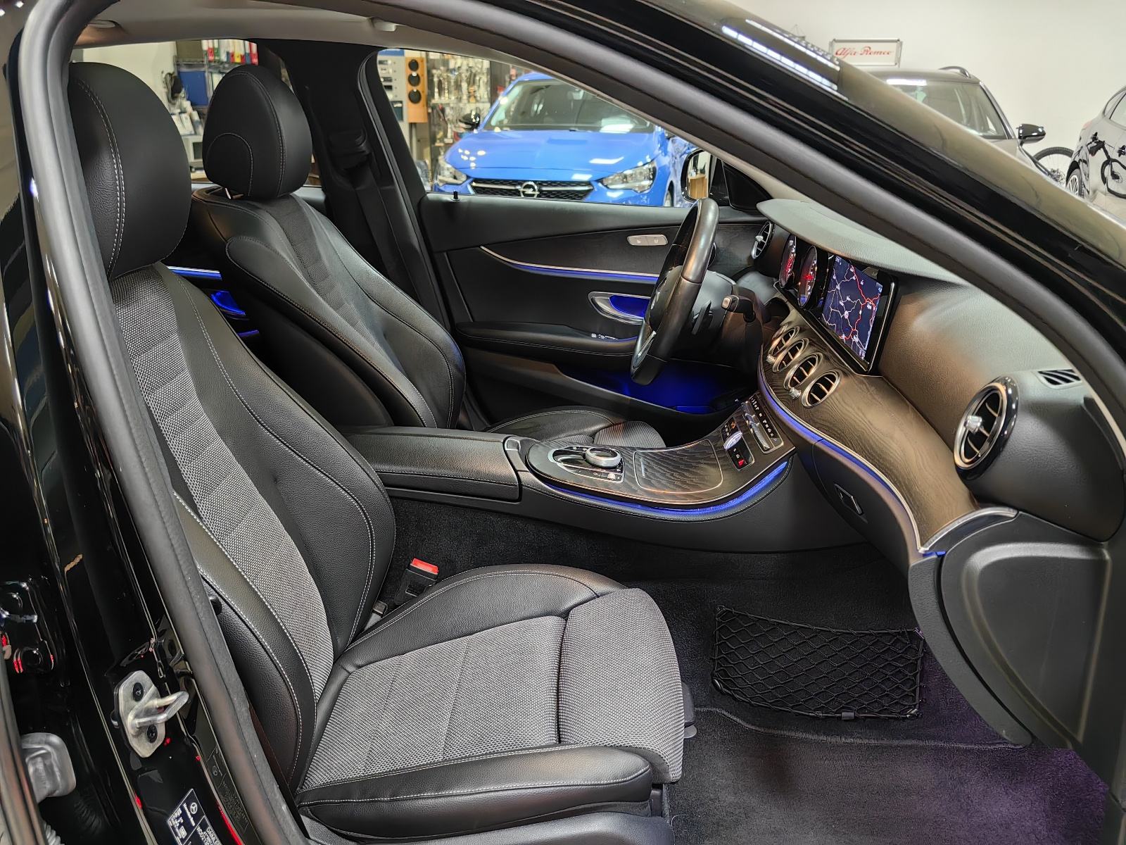 Mercedes-Benz E- 220 D limuzina *AVANTGARDE 9.G *99.Tkm*2019.GOD*, fotografija 19