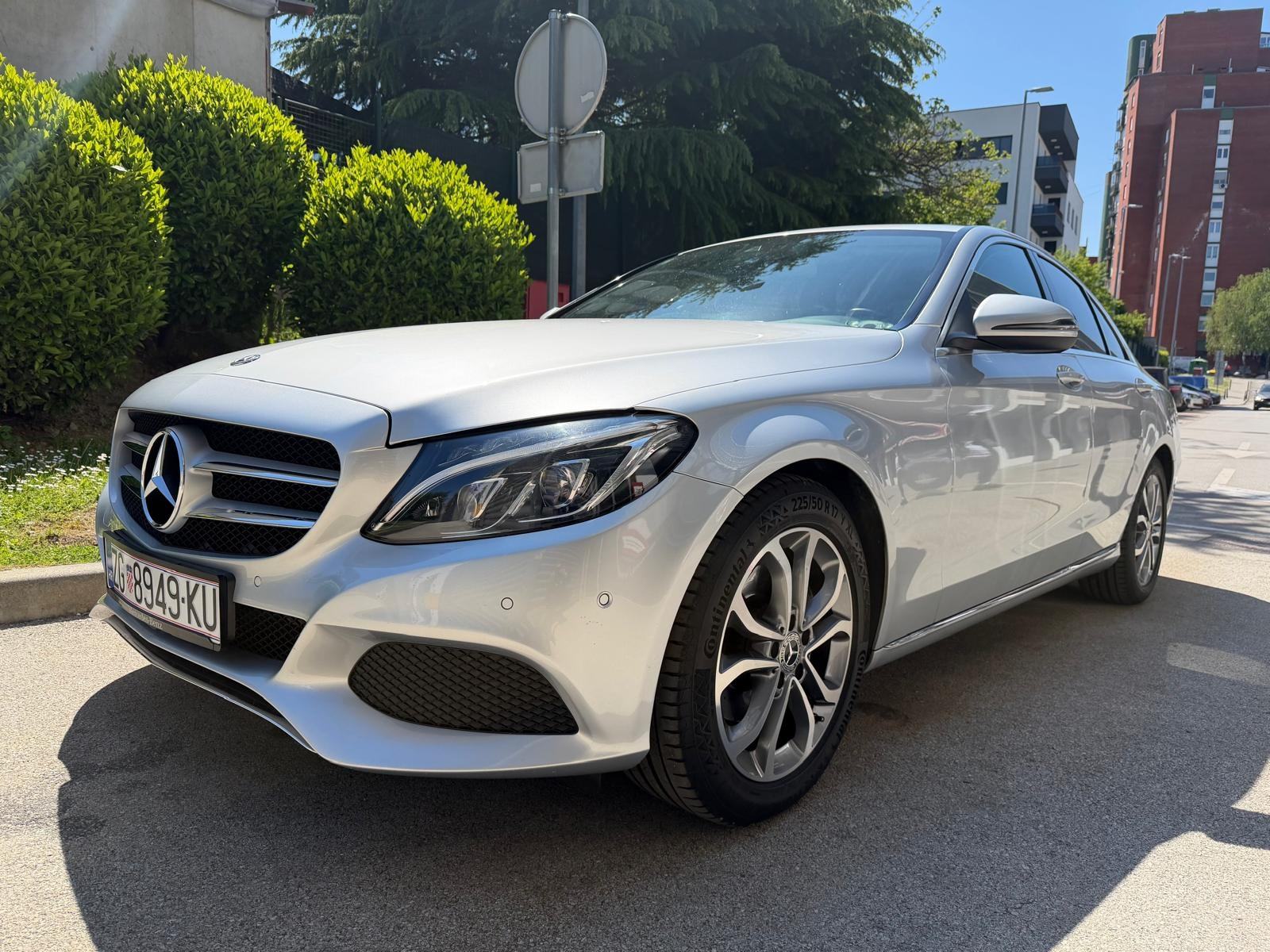 Mercedes-Benz C-klasa 220 D automatik, fotografija 3