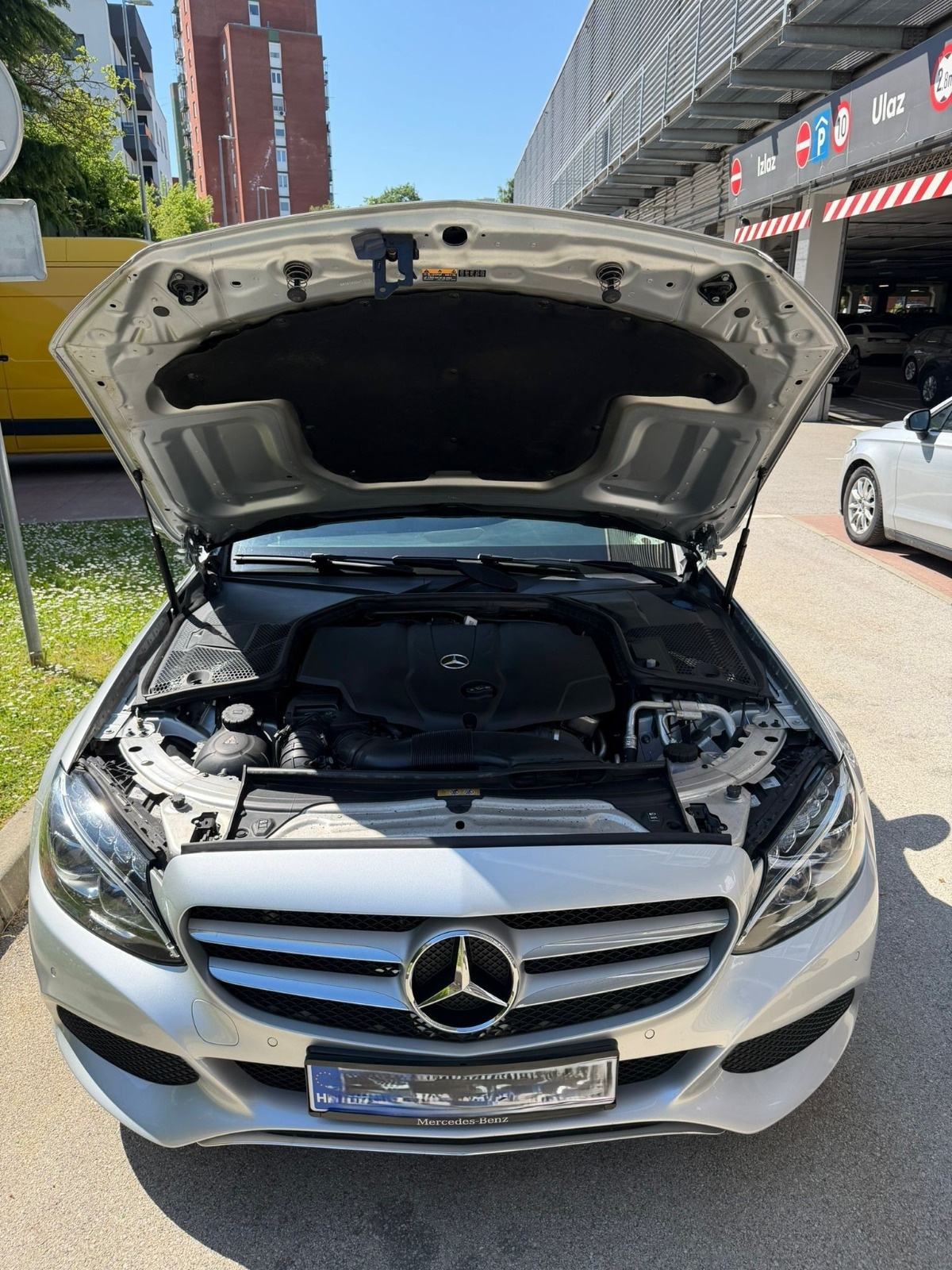 Mercedes-Benz C-klasa 220 D automatik, fotografija 9