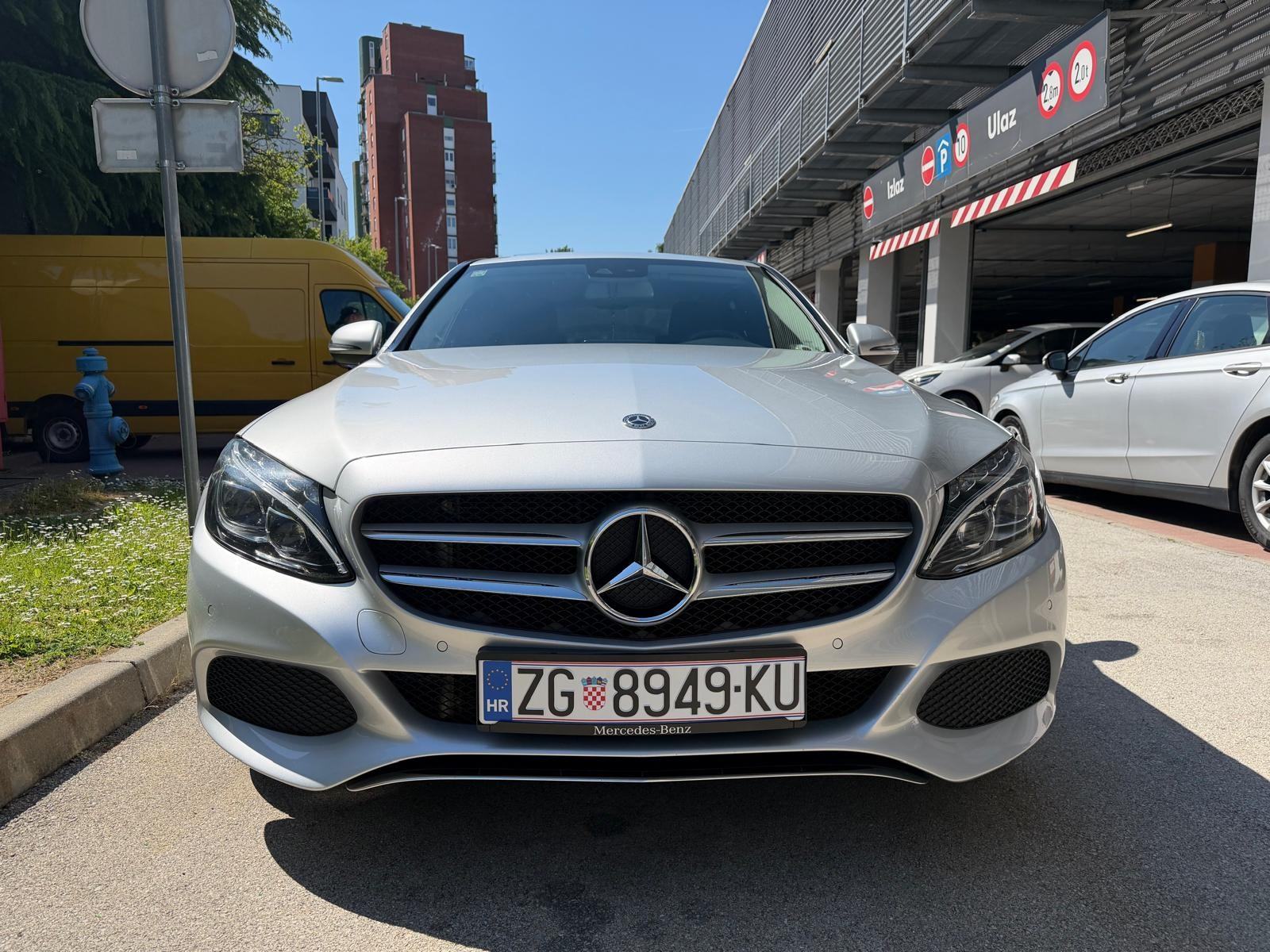 Mercedes-Benz C-klasa 220 D automatik, fotografija 4