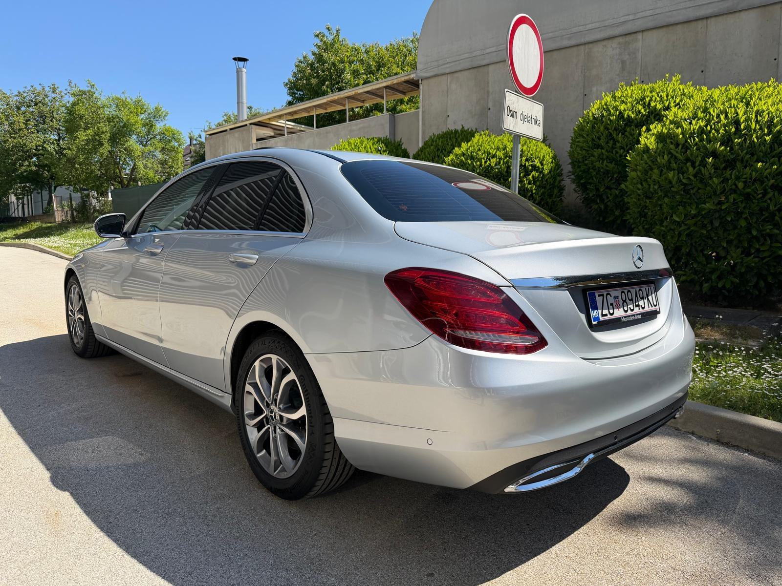 Mercedes-Benz C-klasa 220 D automatik, fotografija 2