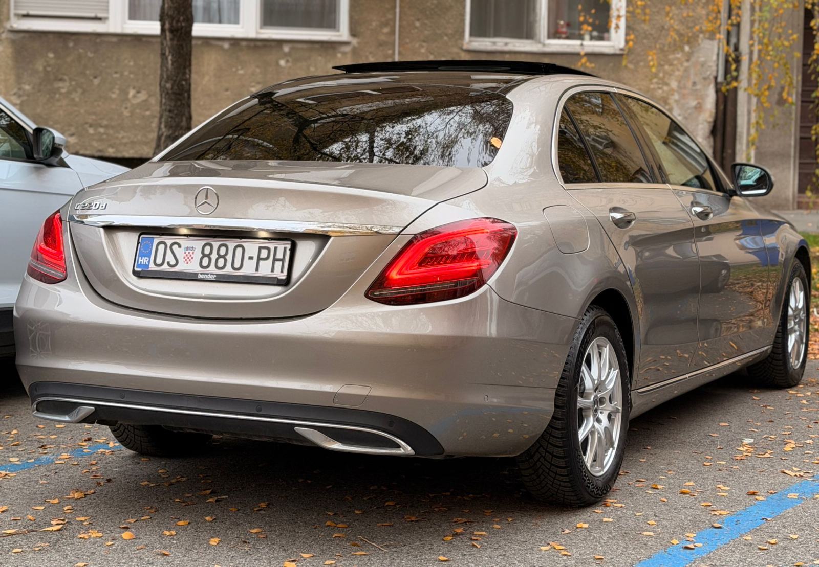 Mercedes-Benz C-klasa 220 D Avantgarde-navigacija,panorama,LED,kamera, fotografija 4