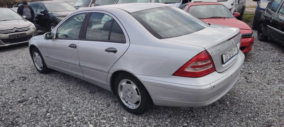 Mercedes-Benz C-klasa 220CDI REGISTRIRAN 12 2026, fotografija 6