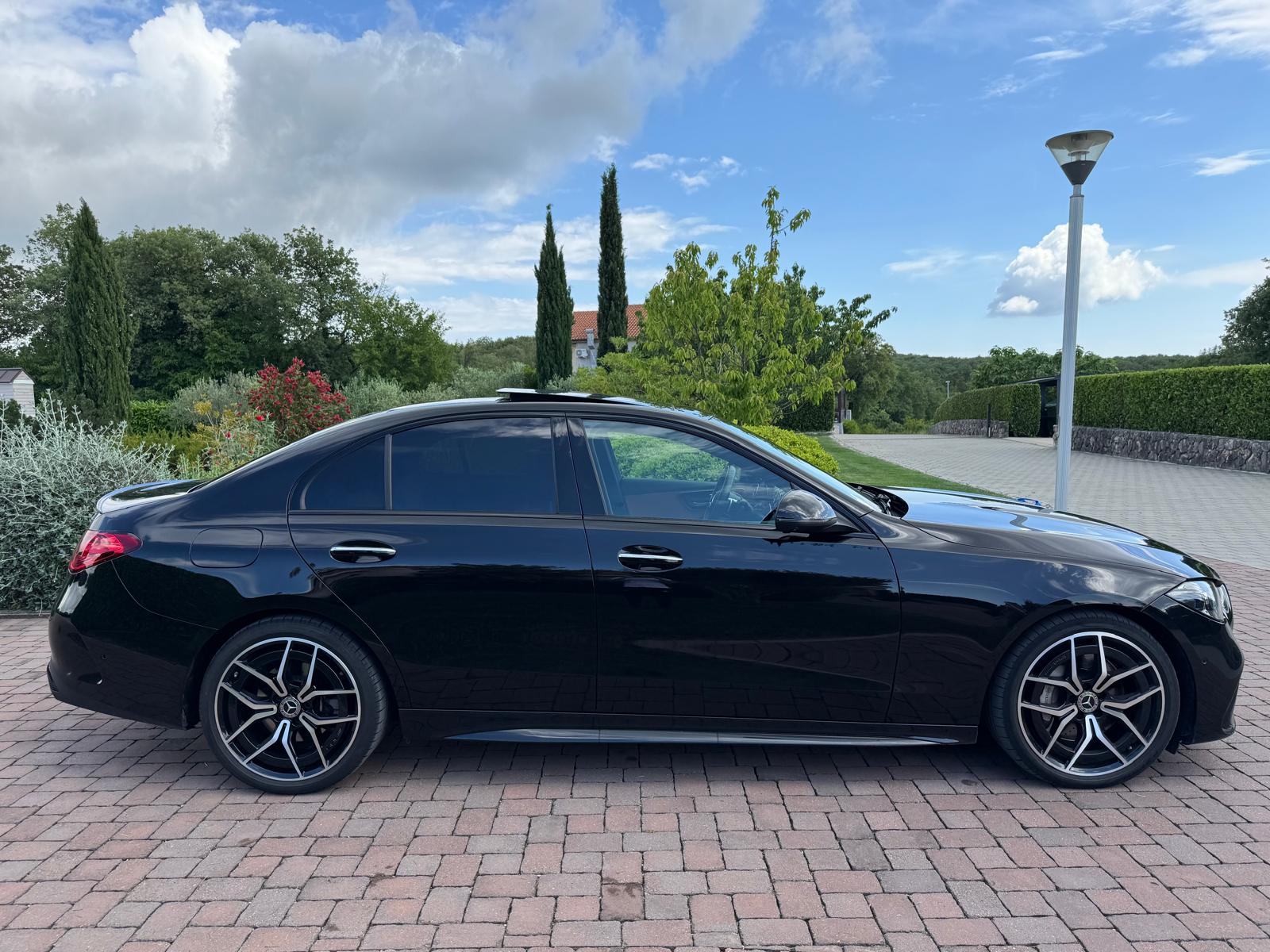 Mercedes-Benz C-klasa 220d 4MATIC AMG/Panorama/Keyless/360 *JAMSTVO*, fotografija 10