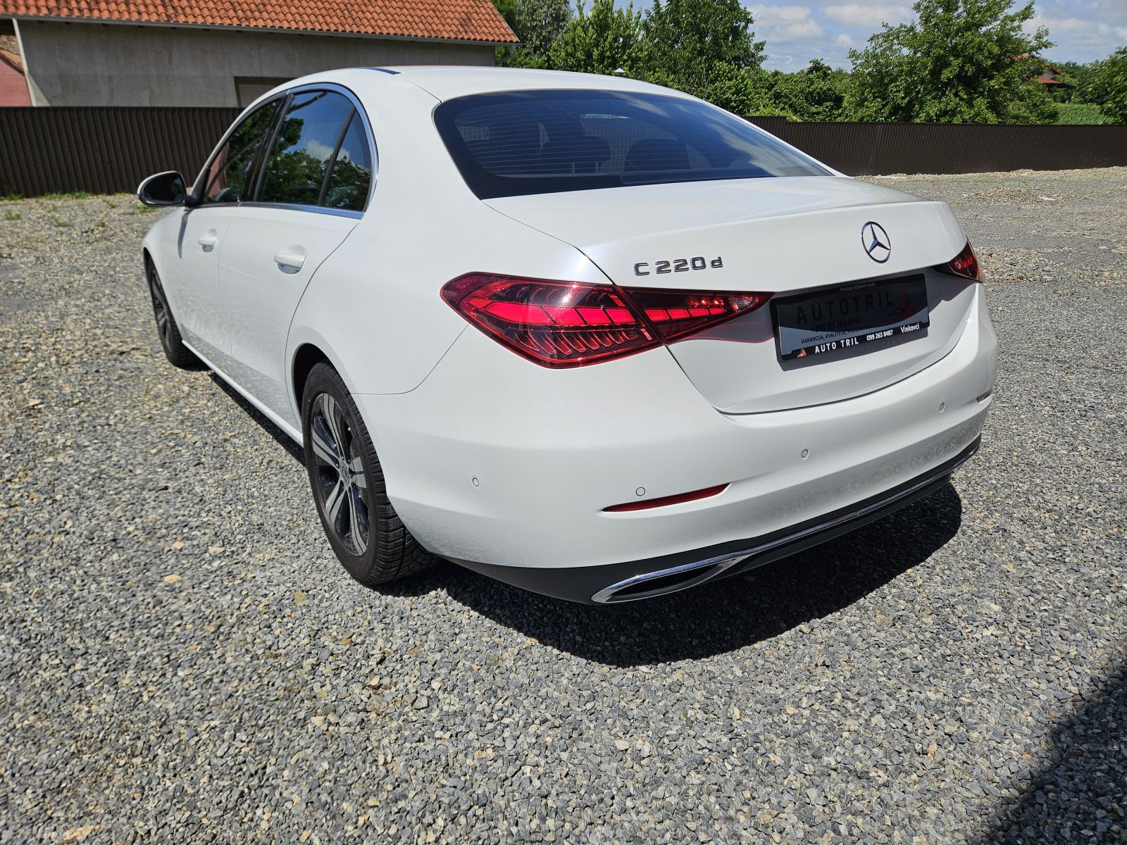 Mercedes-Benz C-klasa 220d,PERLA BIJELA,LEASING BEZ UČEŠĆA I BEZ JAMAC, pogled izvana - slika 4