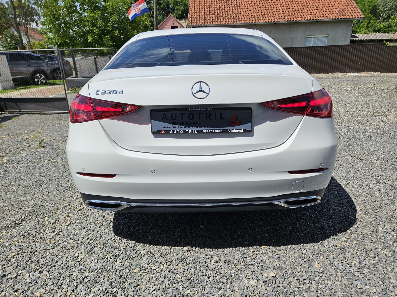 Mercedes-Benz C-klasa 220d,PERLA BIJELA,LEASING BEZ UČEŠĆA I BEZ JAMAC, pogled izvana - slika 5