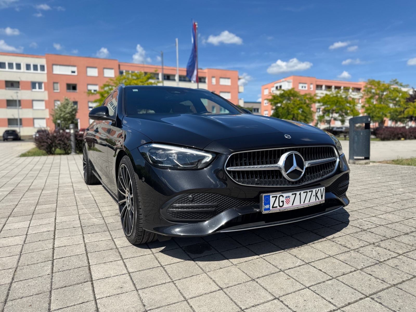 Mercedes-Benz C-klasa 220d T-model AVANTGARDE-PANORAMA-WEBASTO, fotografija 3