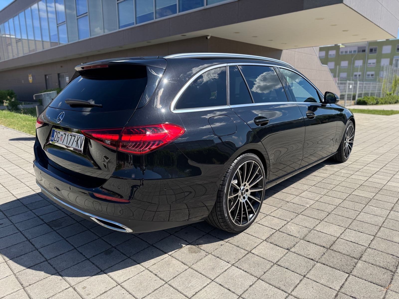 Mercedes-Benz C-klasa 220d T-model AVANTGARDE-PANORAMA-WEBASTO, fotografija 6
