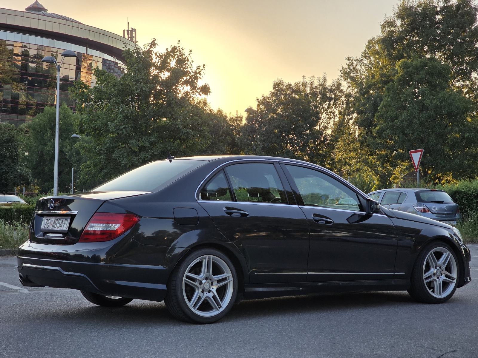 Mercedes-Benz C-klasa 250 CDI AMG Sport 204 KS - registriran do 4/2027, pogled izvana - slika 3