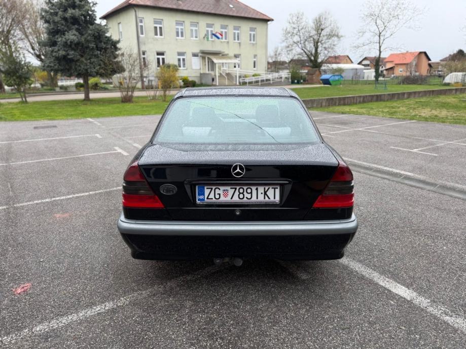 Mercedes-Benz C-klasa 250TD 110kw, fotografija 12