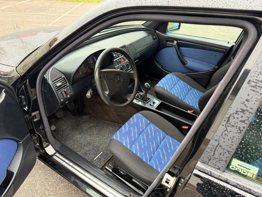 Mercedes-Benz C-klasa 250TD 110kw, fotografija 7
