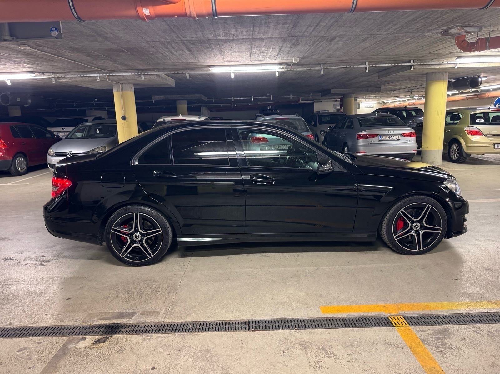Mercedes-Benz C-klasa 300CDI V6 4MATIC AMG, fotografija 16