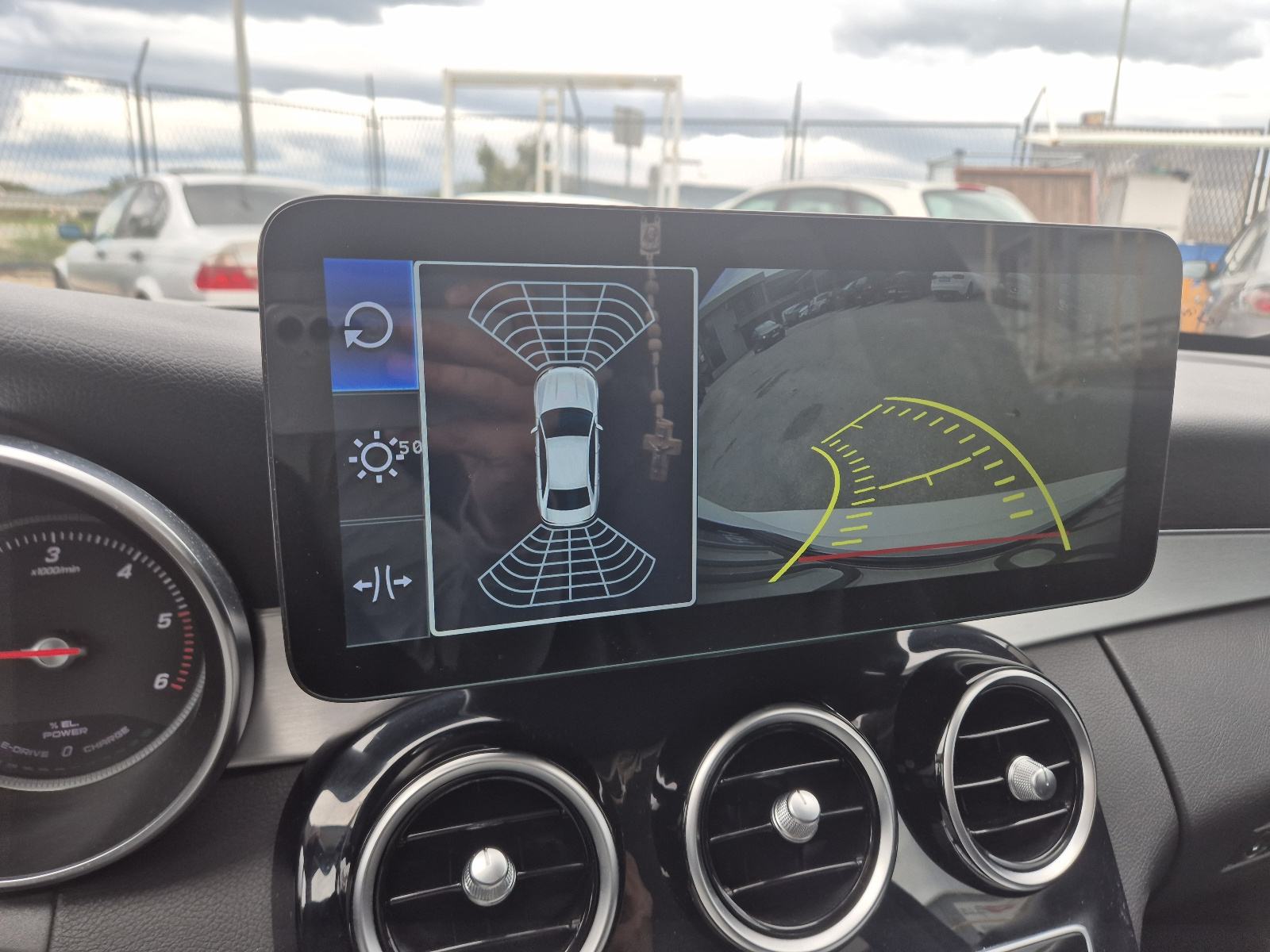 Mercedes-Benz C-klasa 300 h automatik, fotografija 5
