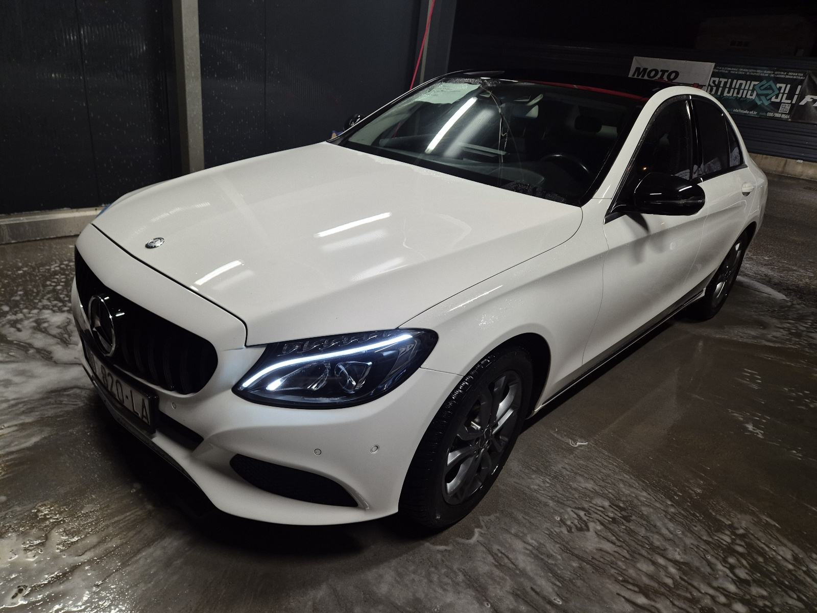 Mercedes-Benz C-klasa 300 h automatik, fotografija 13