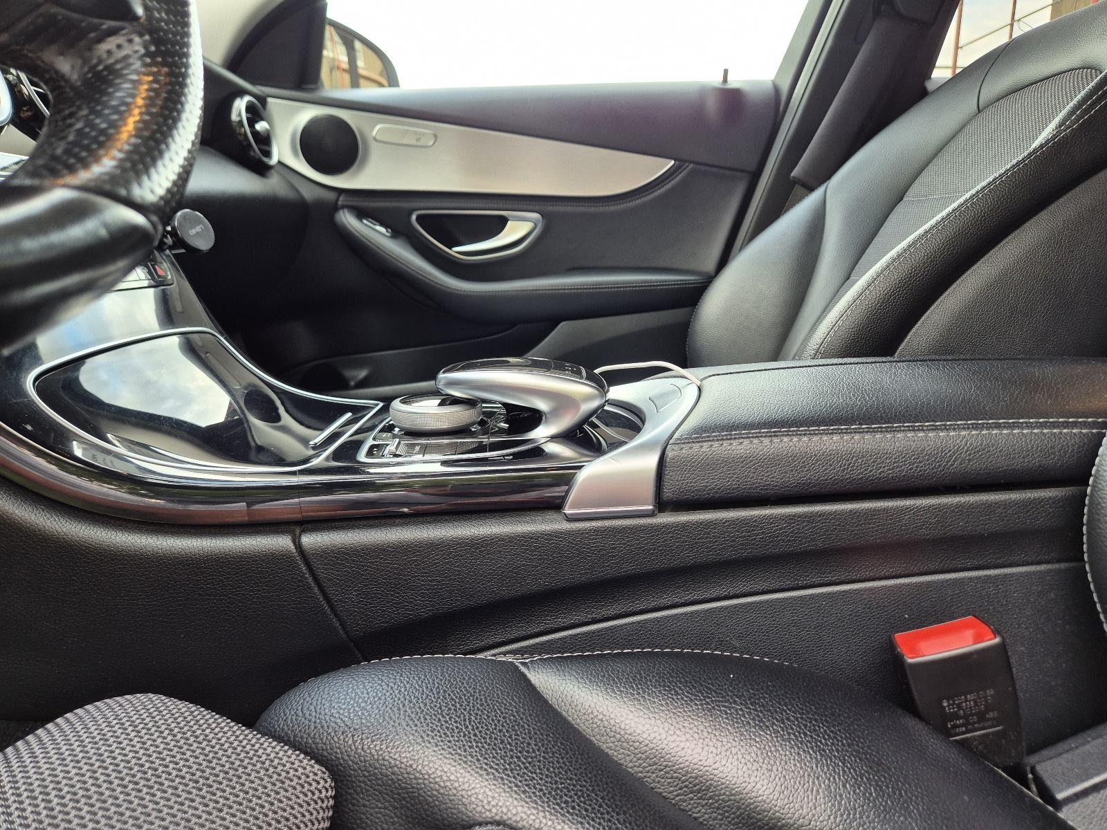 Mercedes-Benz C-klasa 300 h automatik, fotografija 15