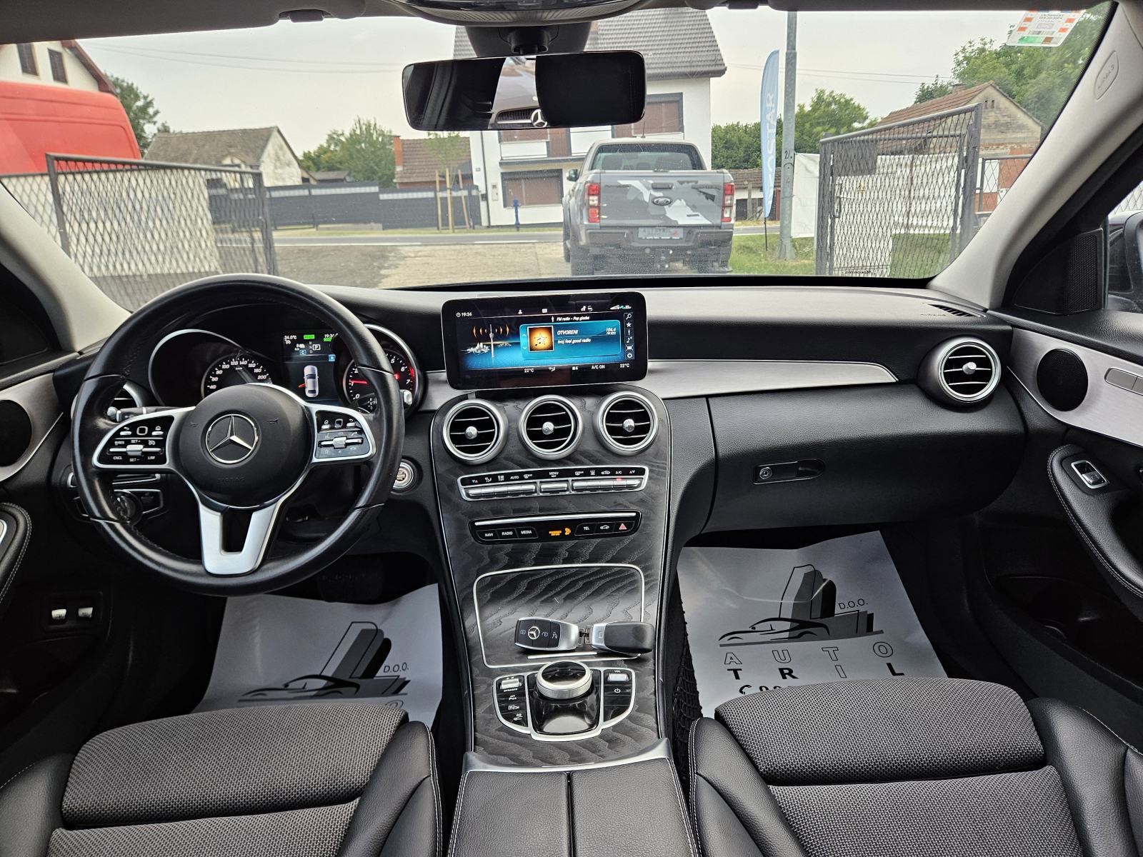Mercedes-Benz C-klasa 300e LEASING BEZ UČEŠĆA I BEZ JAMACA, fotografija 13
