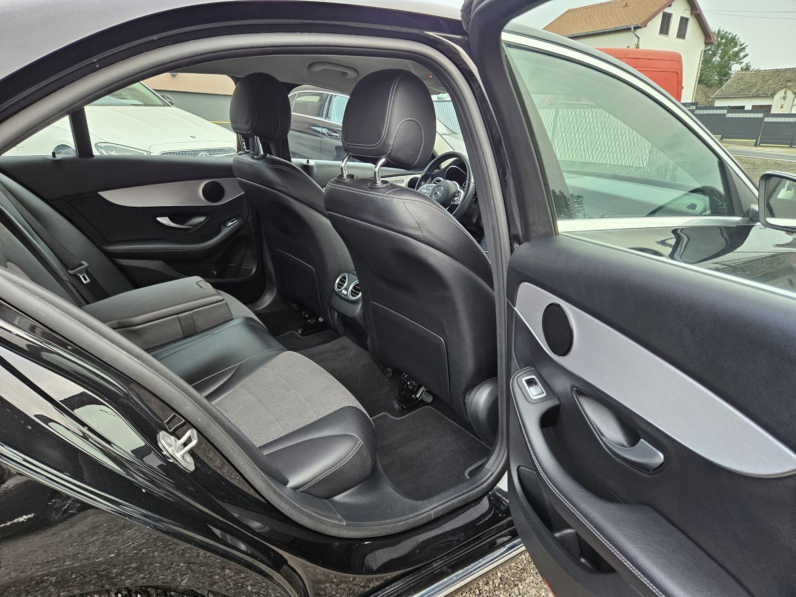 Mercedes-Benz C-klasa 300e LEASING BEZ UČEŠĆA I BEZ JAMACA, fotografija 16