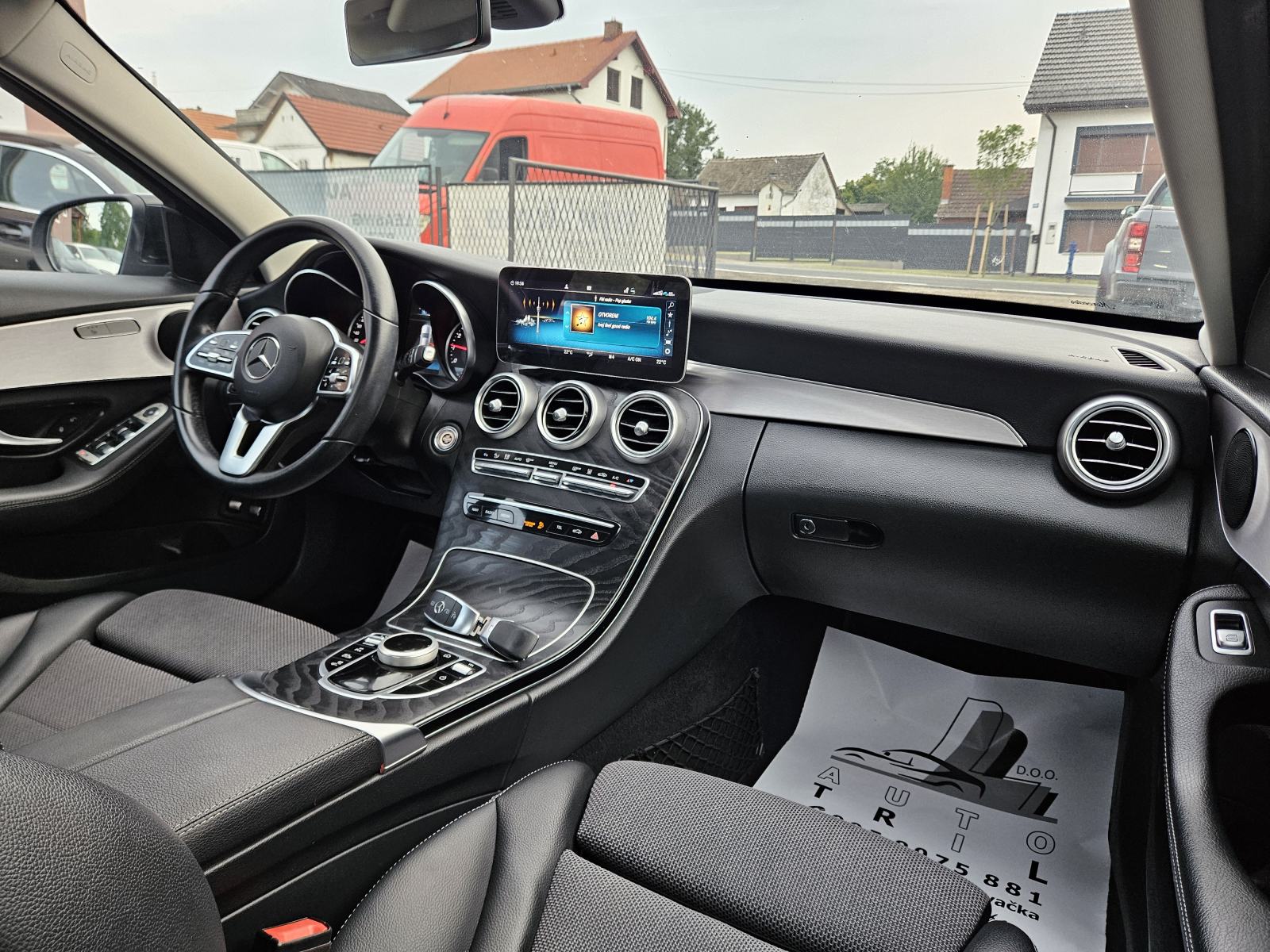 Mercedes-Benz C-klasa 300e LEASING BEZ UČEŠĆA I BEZ JAMACA, fotografija 14