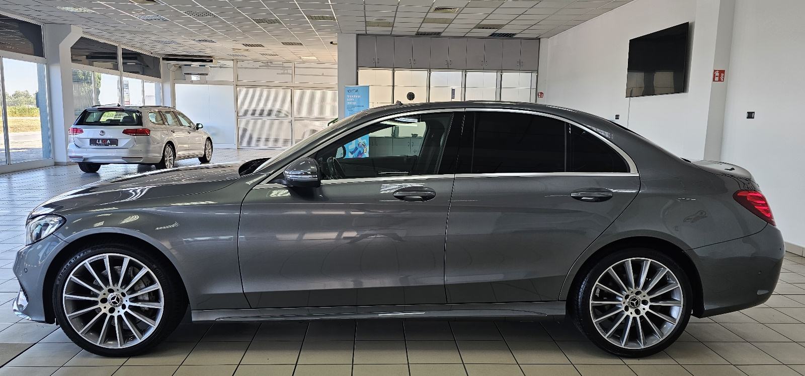 Mercedes-Benz C-klasa 250 AMG PREMIUM PLUS, fotografija 7