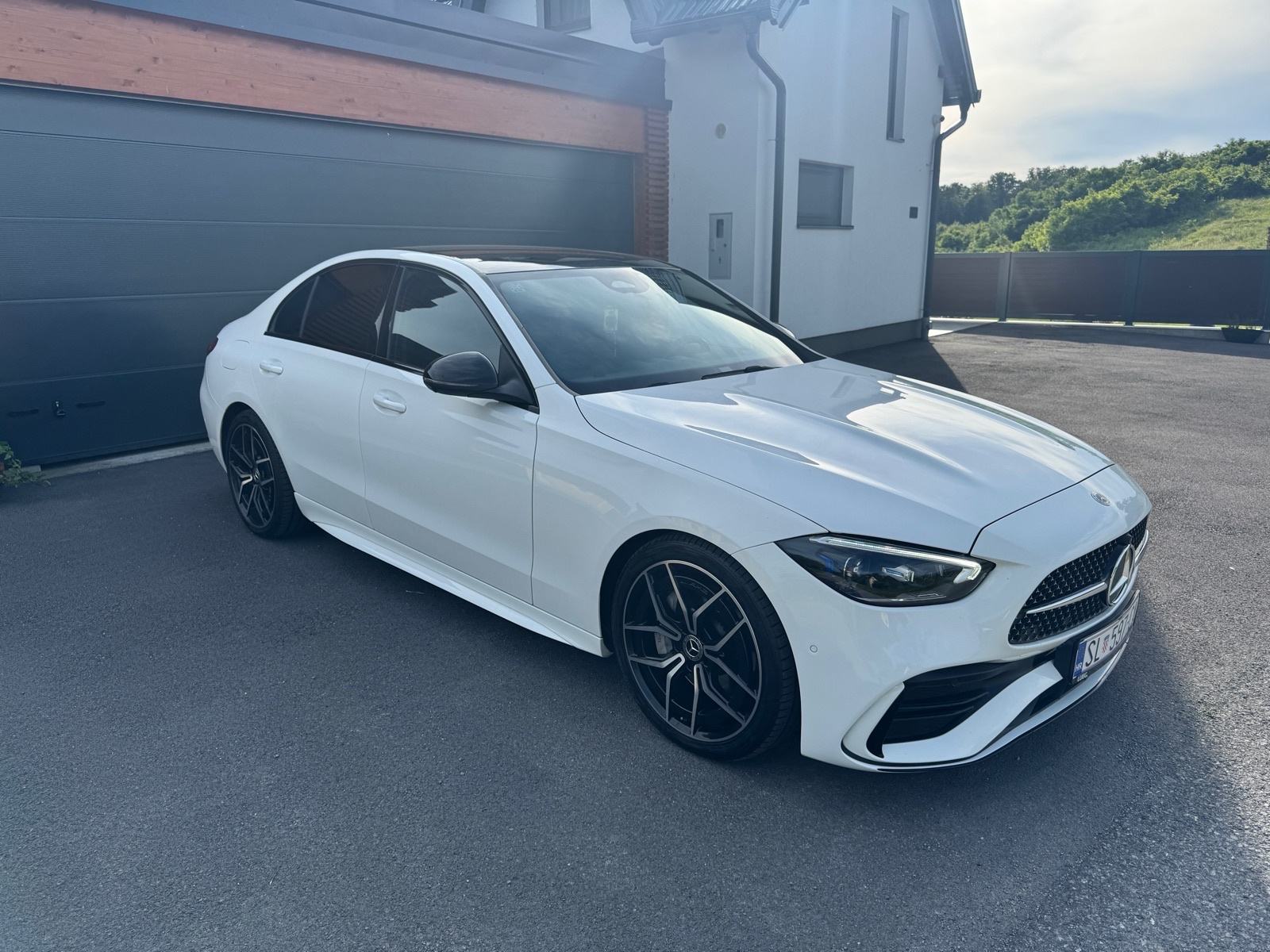 Mercedes Benz- C klasa 300D Amg*Masaža*360*, fotografija 2