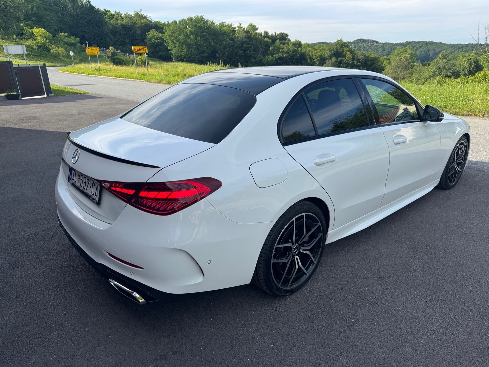 Mercedes Benz- C klasa 300D Amg*Masaža*360*, fotografija 5