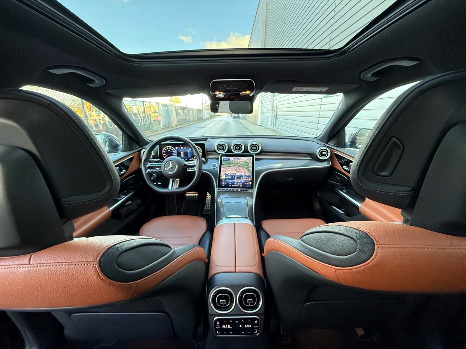 Mercedes-Benz C-klasa C 300e T AMG, 9G-Tr,MBUX,PANO, DIGLIGHT, LEASING, fotografija 13