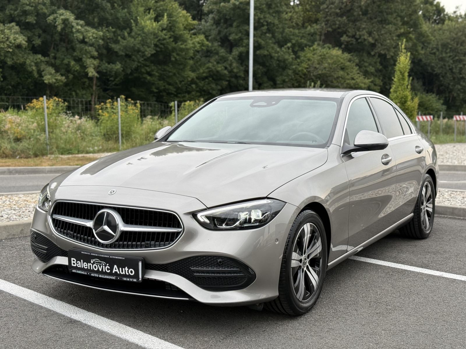 Mercedes-Benz C-klasa C180 Benzin 190 KS AVANTGARDE NOVOO-JAMSTVO- LED, fotografija 13