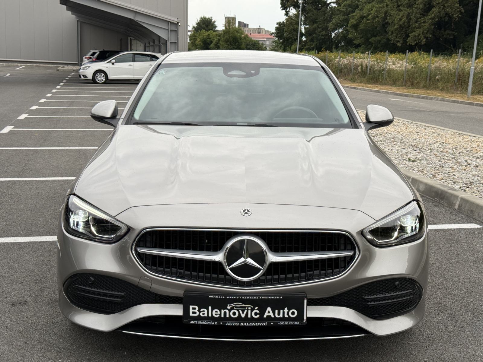 Mercedes-Benz C-klasa C180 Benzin 190 KS AVANTGARDE NOVOO-JAMSTVO- LED, fotografija 16