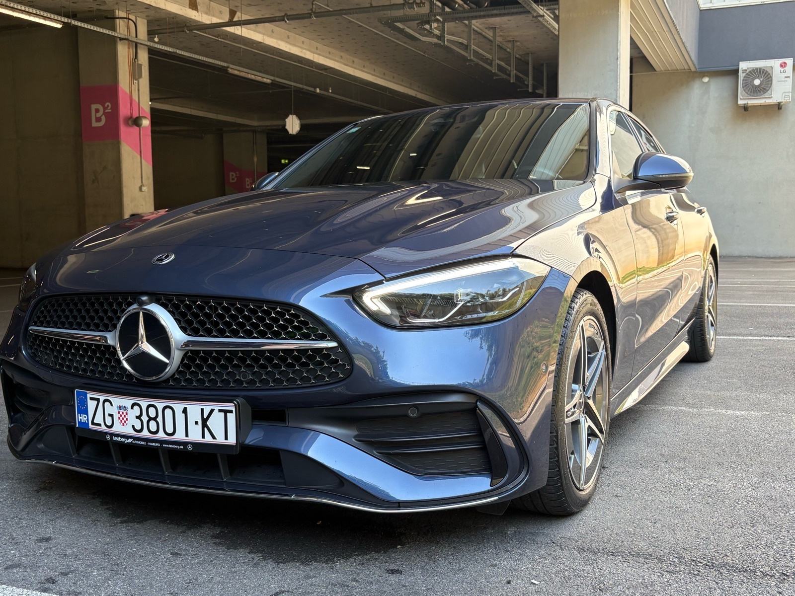Mercedes-Benz C-klasa C220 AMG Line, automatik, kamera, fotografija 2