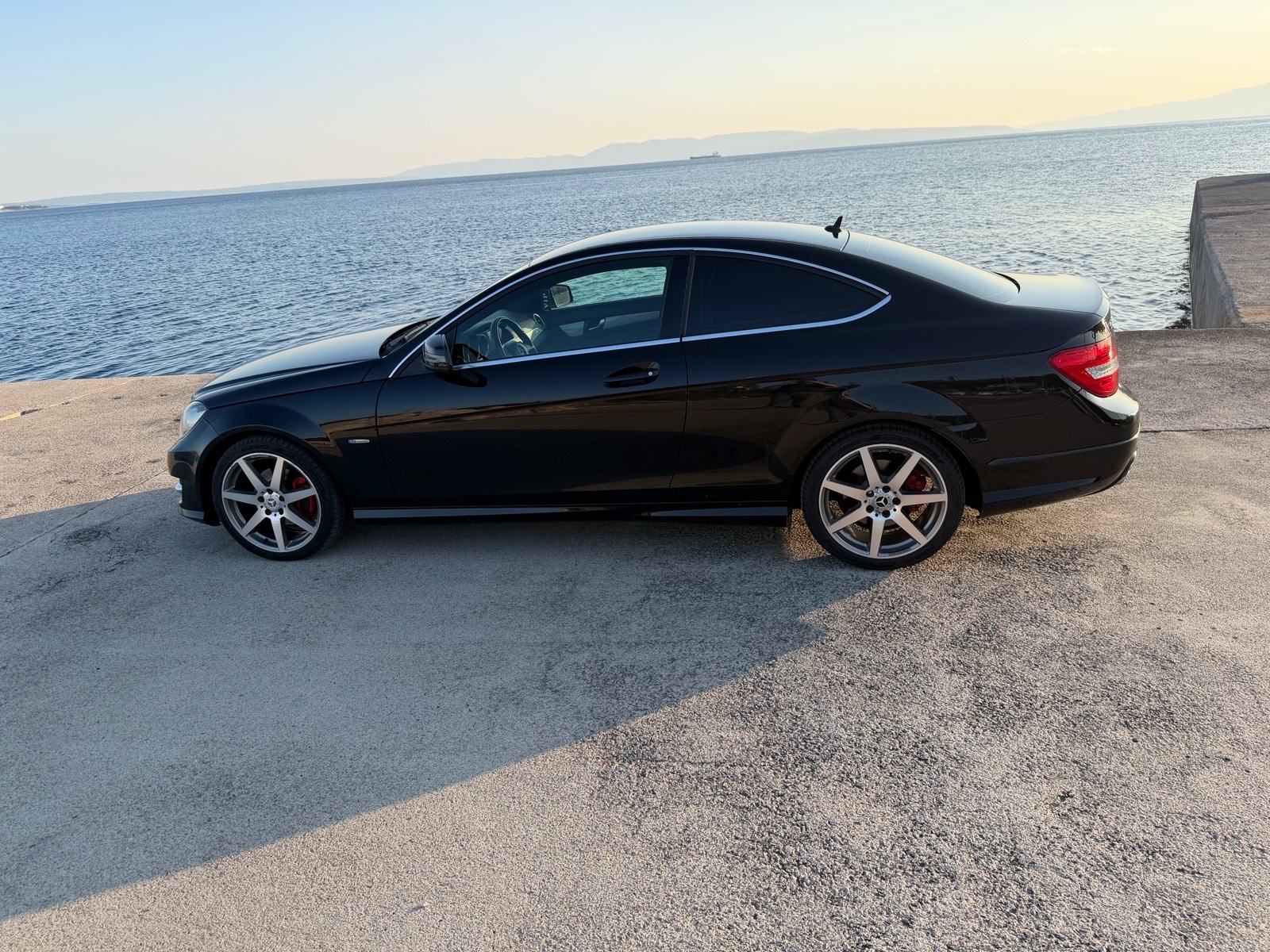 ❗️HITNO❗️Mercedes-Benz C-klasa Coupe AMG-line Edition 1 *151.000km !!*, pogled izvana - slika 5