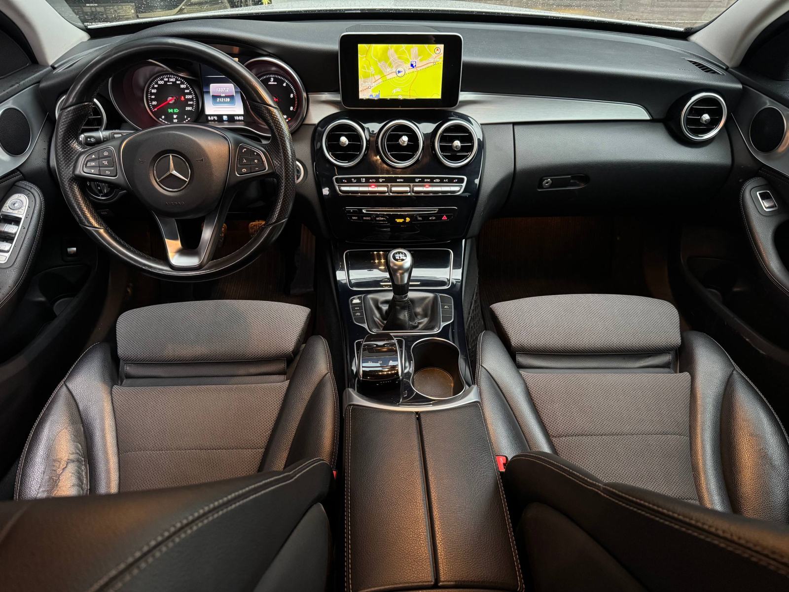 Mercedes-Benz C-klasa T-model 200d | REGAN | LED | AMG | KOŽA, fotografija 17