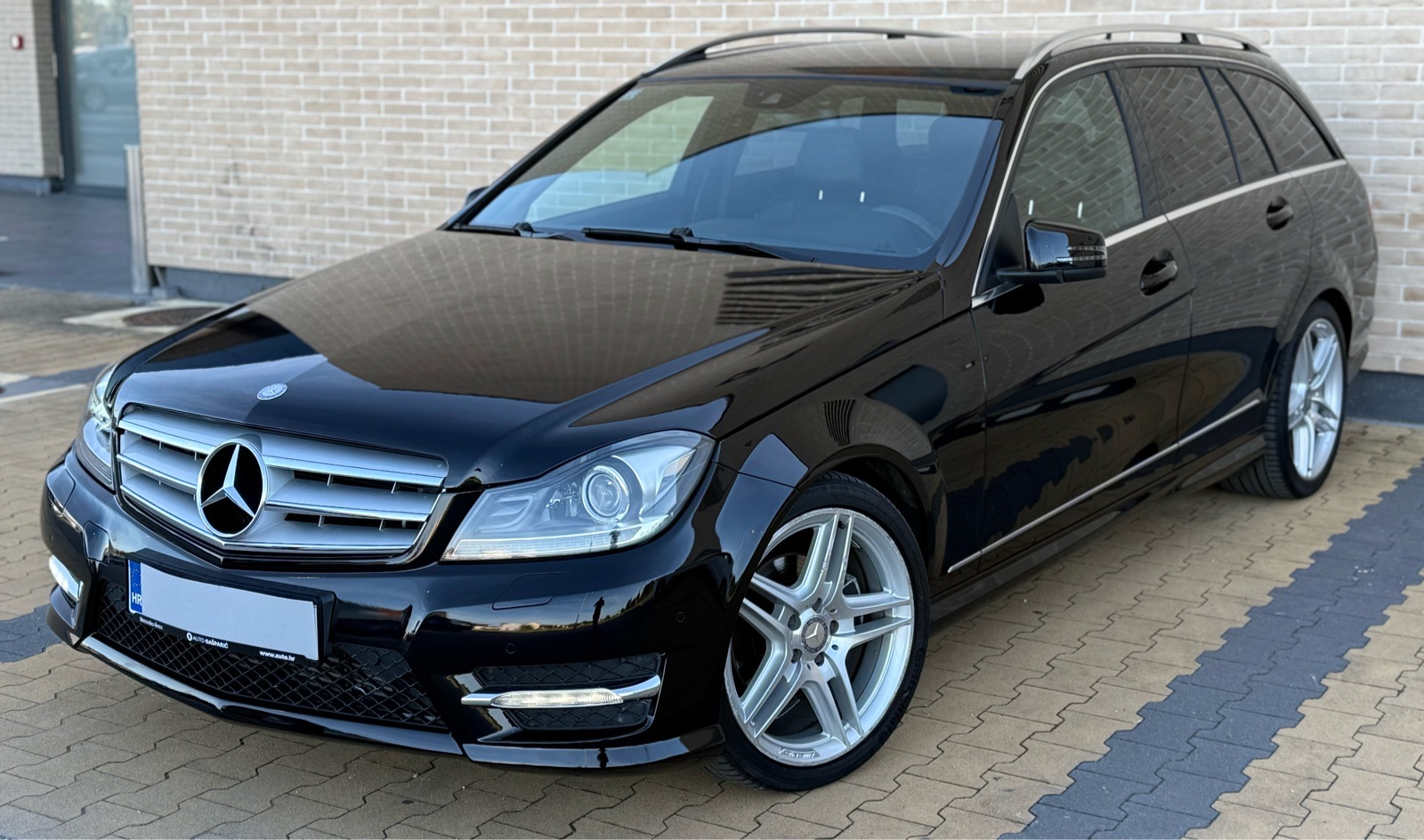 Mercedes-Benz C-klasa T-model AMG 220 CDI T•REDIZAJN•BI-XENON•LED•NAVI, pogled izvana - slika 1