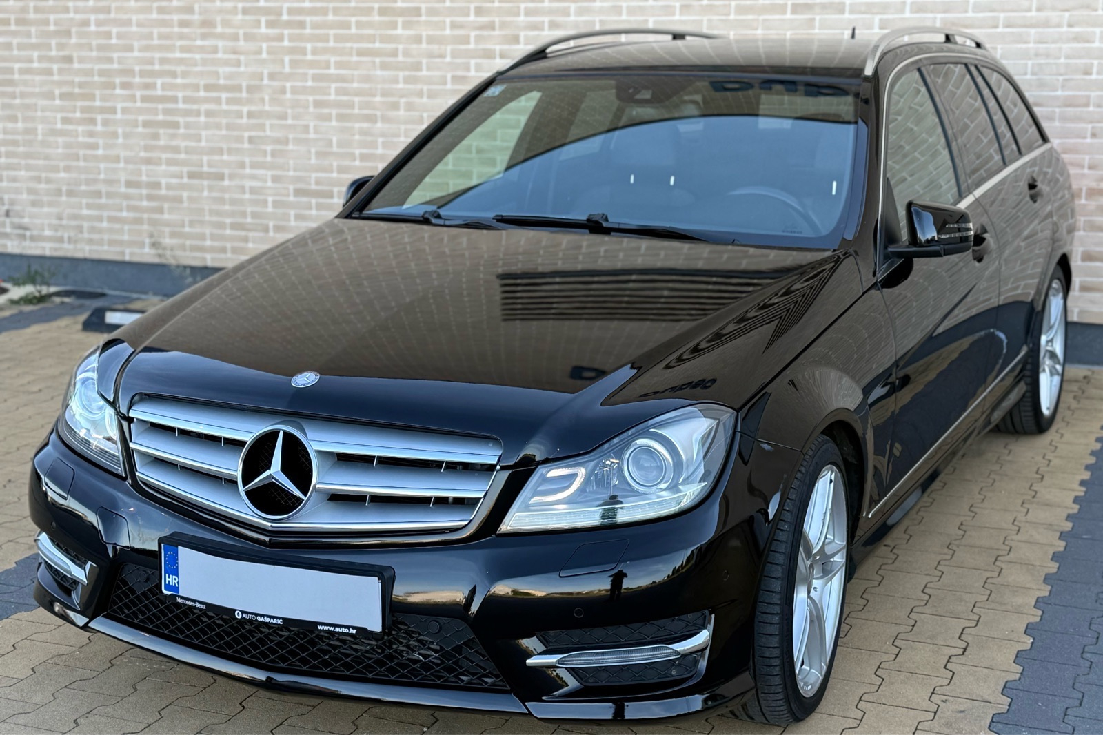 Mercedes-Benz C-klasa T-model AMG 220 CDI T•REDIZAJN•BI-XENON•LED•NAVI, pogled izvana - slika 2