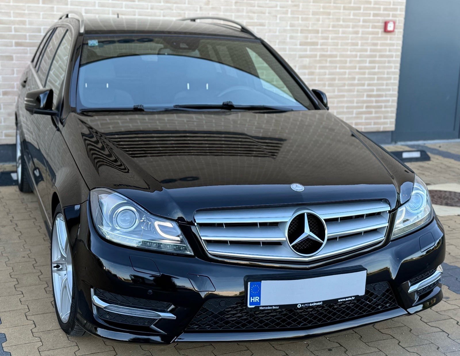 Mercedes-Benz C-klasa T-model AMG 220 CDI T•REDIZAJN•BI-XENON•LED•NAVI, pogled izvana - slika 5