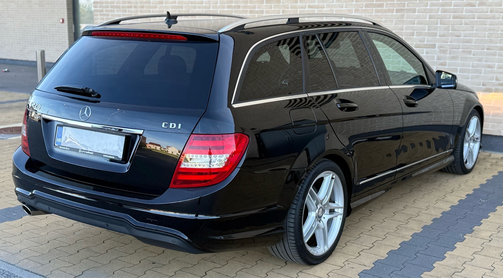 Mercedes-Benz C-klasa T-model AMG 220 CDI T•REDIZAJN•BI-XENON•LED•NAVI, fotografija 7