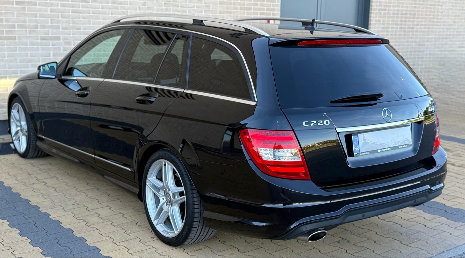 Mercedes-Benz C-klasa T-model AMG 220 CDI T•REDIZAJN•BI-XENON•LED•NAVI, fotografija 10