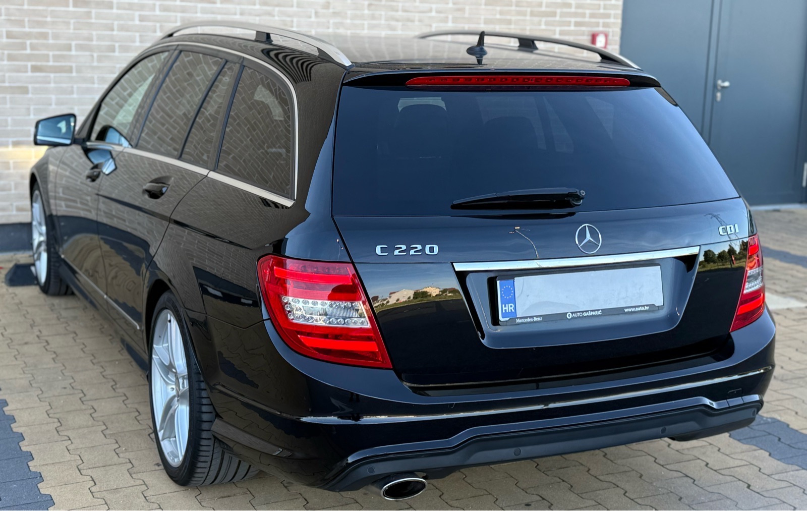 Mercedes-Benz C-klasa T-model AMG 220 CDI T•REDIZAJN•BI-XENON•LED•NAVI, fotografija 11