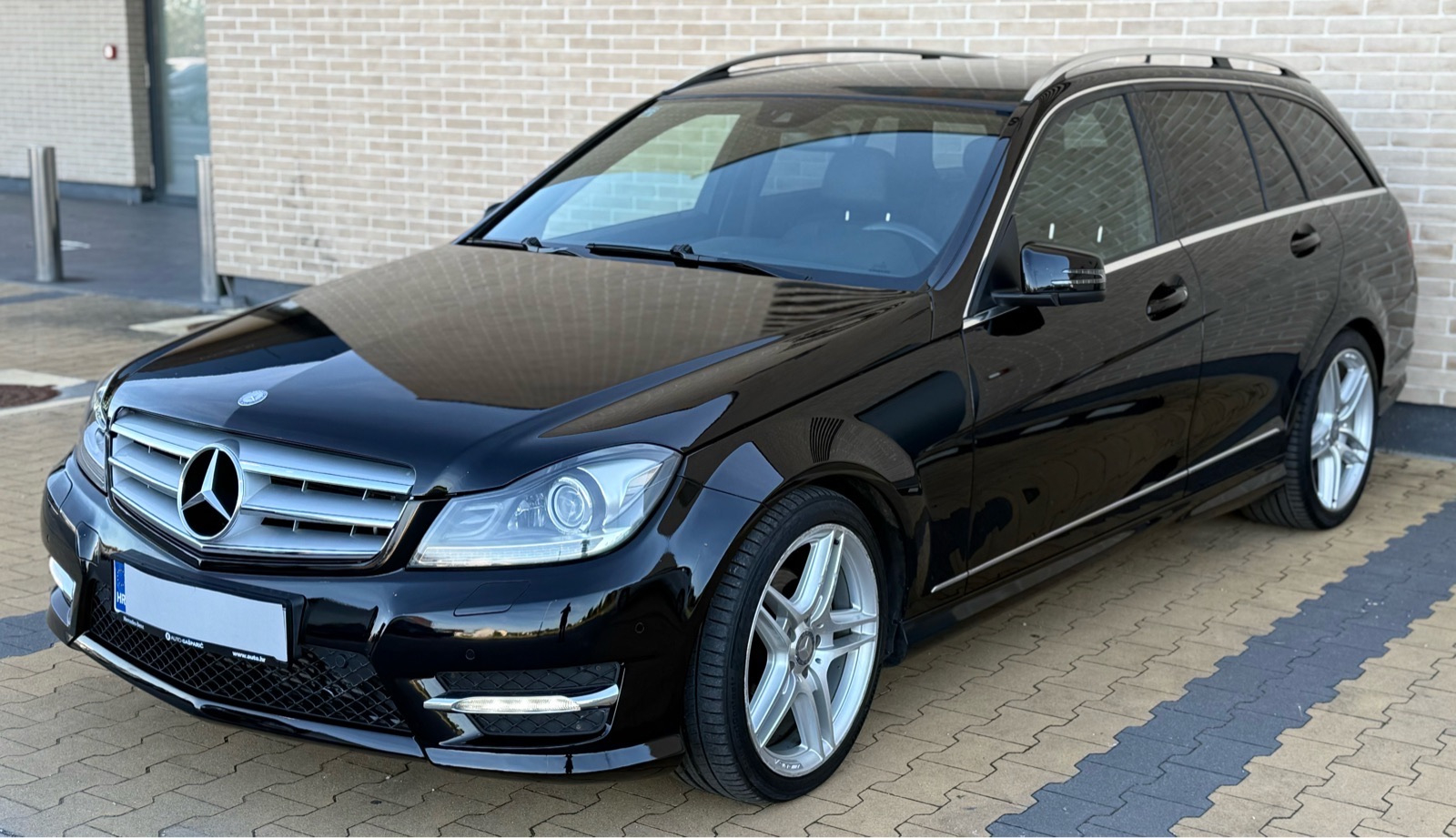 Mercedes-Benz C-klasa T-model AMG 220 CDI T•REDIZAJN•BI-XENON•LED•NAVI, fotografija 13
