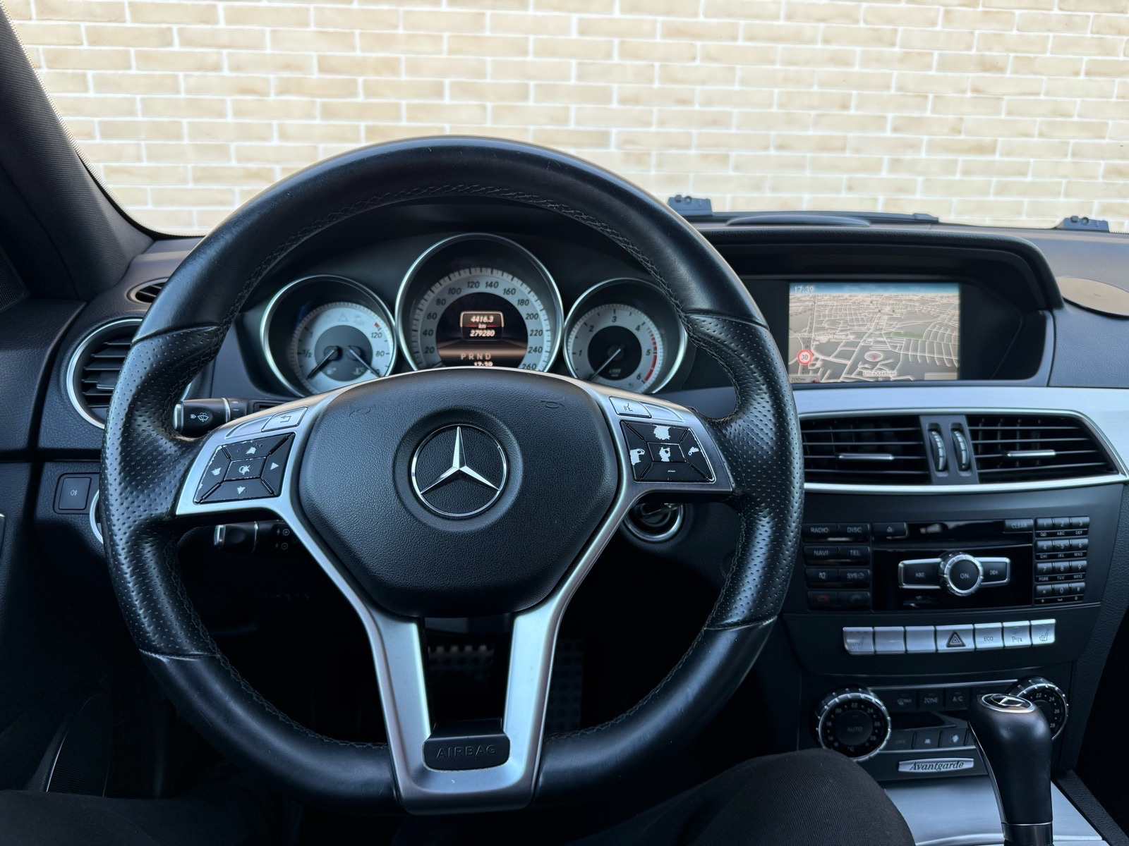 Mercedes-Benz C-klasa T-model AMG 220 CDI T•REDIZAJN•BI-XENON•LED•NAVI, fotografija 14